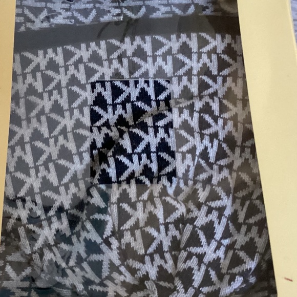 Michael Kors Signature Logo Black and White Scarf and Hat New in Box - Picture 2 of 13